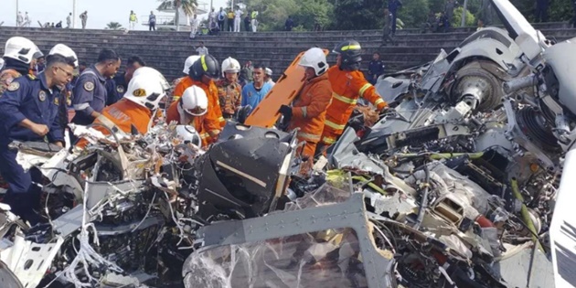 Malezya’da İki Helikopter Havada Çarpıştı: 10 Ölü